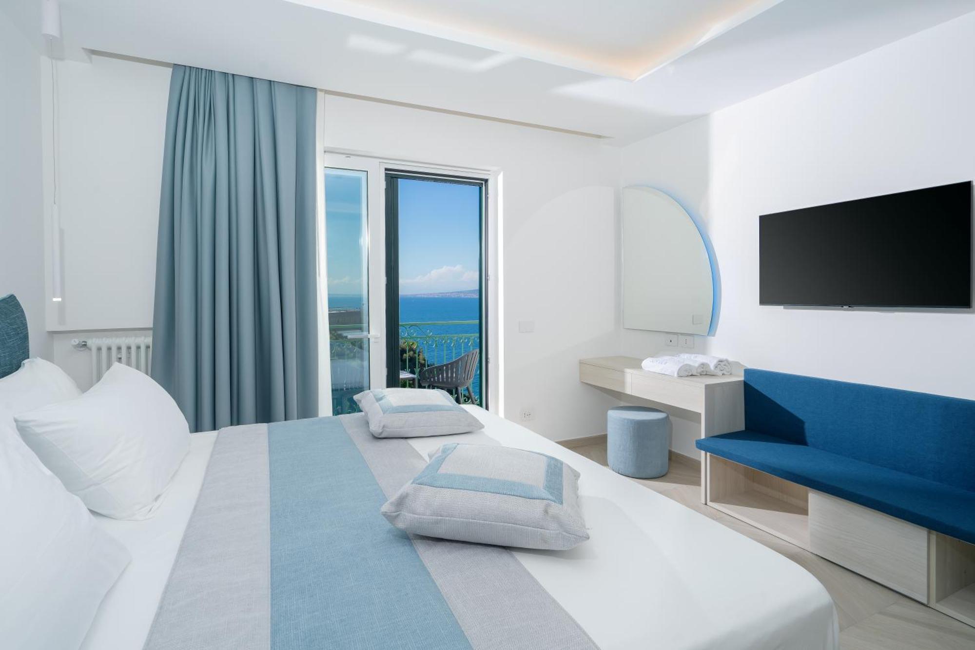 Sea View Deluxe Apartments Vico Equense Exterior photo